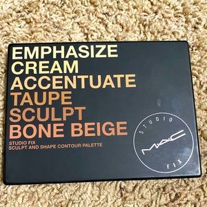 MAC Sculpt and Shape - Light/ Medium